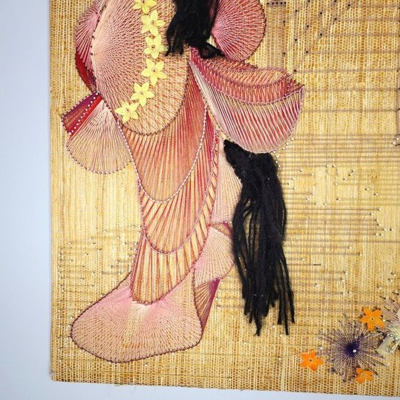Handmade 1981 Asian Geisha Detailed Ornate String Folk Art on Burlap Canvas - Picture 4 of 10